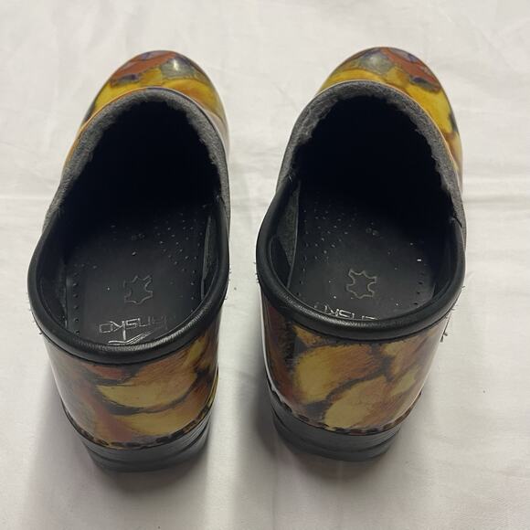 Dansko Professional Fresco Patent Leather Pro Work Clog Size 38 Floral - Picture 7 of 8